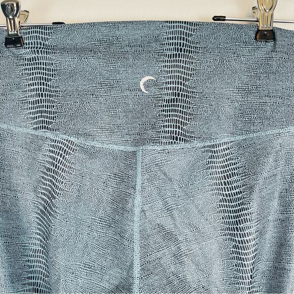 Zyia Active Light Teal Everglades Supreme High Rise 8/10 Snake Print Leggings - Picture 7 of 8